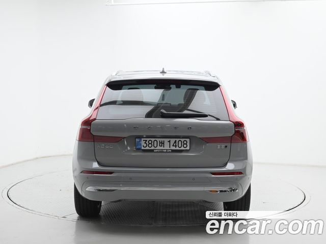 Volvo XC60 B5 Ultra Bright Air Sus — пробег 106 км — фото 4 из 5