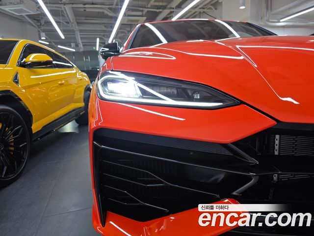 Lamborghini Urus 4.0 V8 SE — пробег 38 км — фото 3 из 5