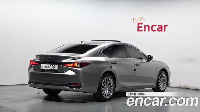 Lexus ES Executive — пробег 46 167 км — фото 2 из 5