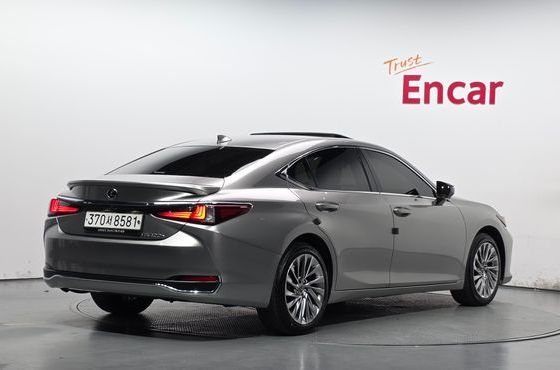 Lexus ES Executive — пробег 46 167 км — фото 2 из 5
