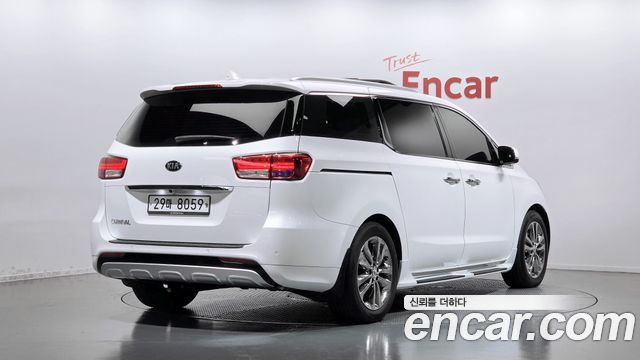 Kia Carnival из Кореи Encar