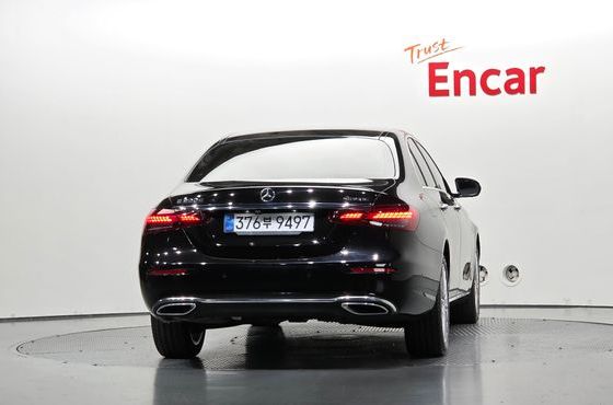 Mercedes-Benz E-Class E220d 4MATIC Exclusive — пробег 89 249 км — фото 4 из 5