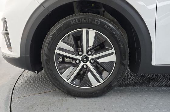 Kia Niro 1.6 HEV Prestige — пробег 79 935 км — фото 5 из 5