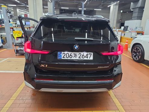 BMW X1 xDrive 20i xLine — пробег 27 023 км — фото 2 из 4