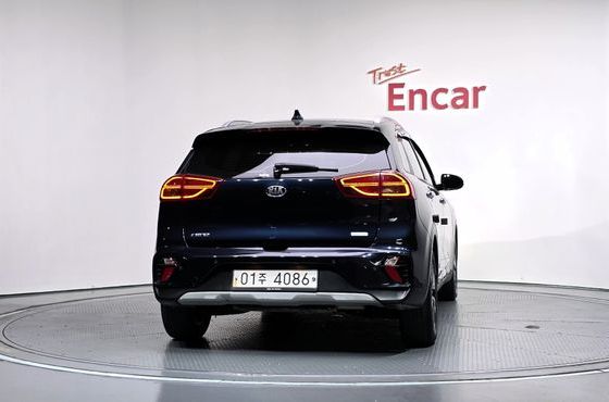Kia Niro 1.6 HEV Prestige — пробег 138 139 км — фото 4 из 5
