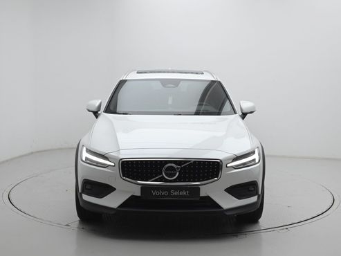Volvo V60 B5 Ultra AWD — пробег 7 510 км — фото 3 из 5