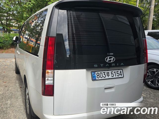 Hyundai Staria L3.5 Cargo 3-Seater Modern — пробег 8 000 км — фото 4 из 5