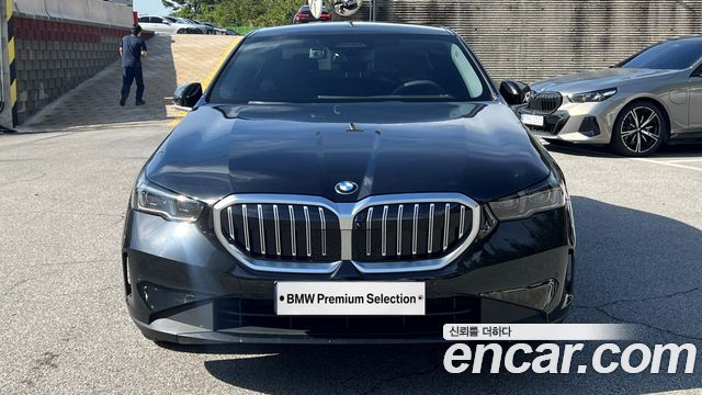 BMW 5-Series 520i — пробег 6 011 км — фото 3 из 5