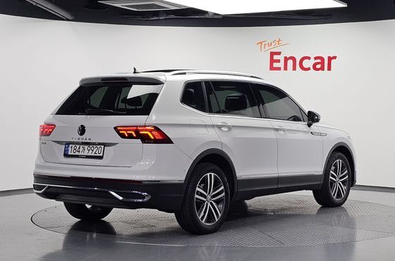 Volkswagen Tiguan 2.0 TSI Prestige — пробег 28 802 км — фото 2 из 5