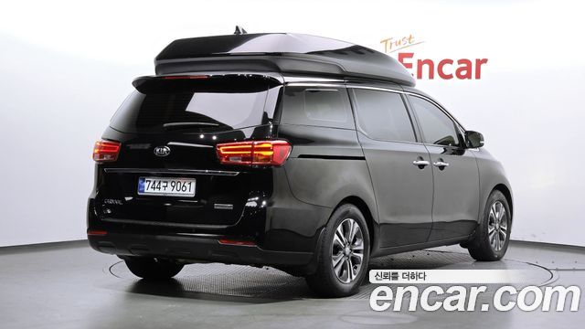 Kia Carnival 11-Seater Hi-Limousine Prestige — пробег 208 075 км — фото 2 из 5