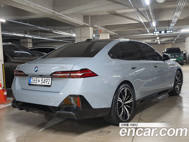 BMW 5-Series 530i xDrive M Sport — пробег 6 304 км — фото 2 из 5