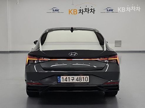 Hyundai AVANTE 1.6 Inspiration — пробег 67 438 км — фото 3 из 5