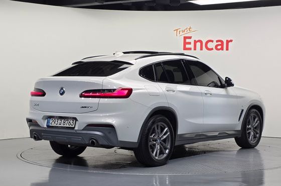 BMW X4 xDrive20i M Sport X — пробег 70 367 км — фото 2 из 5