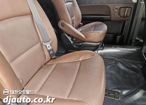 Hyundai Starex Urban 9-Seater Exclusive — пробег 131 690 км — фото 5 из 5
