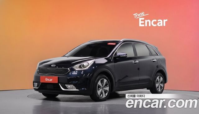 Kia Niro Prestige — пробег 182 339 км — фото 1 из 5