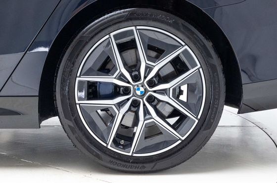 BMW 5-Series 520i M Sport — пробег 9 070 км — фото 5 из 5