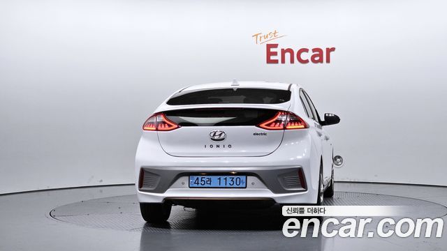 Hyundai Ioniq Q — пробег 132 216 км — фото 4 из 5