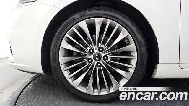 Kia K7 из Кореи Encar