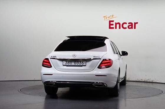Mercedes-Benz E-Class E300 Avantgarde — пробег 85 093 км — фото 4 из 5