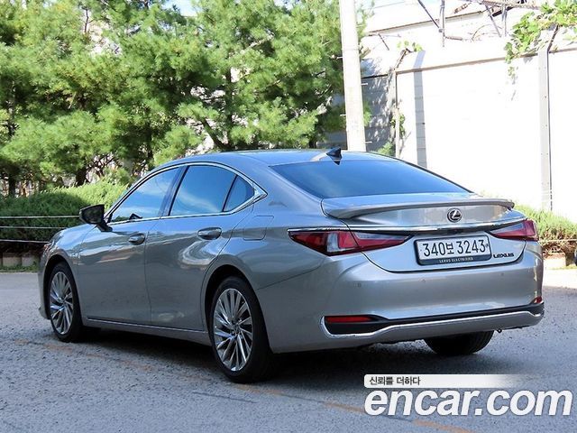 Lexus ES Executive — пробег 129 216 км — фото 3 из 5
