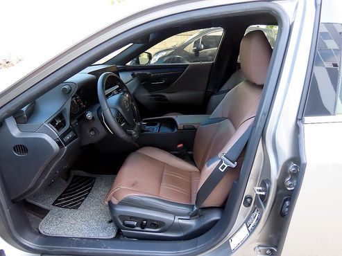 Lexus ES Executive — пробег 129 216 км — фото 5 из 5