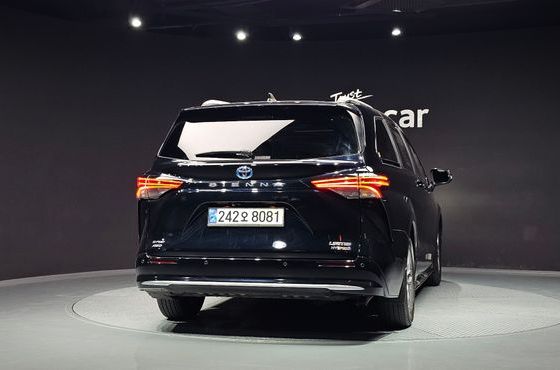 Toyota Sienna 2.5 Hybrid AWD — пробег 22 487 км — фото 4 из 5
