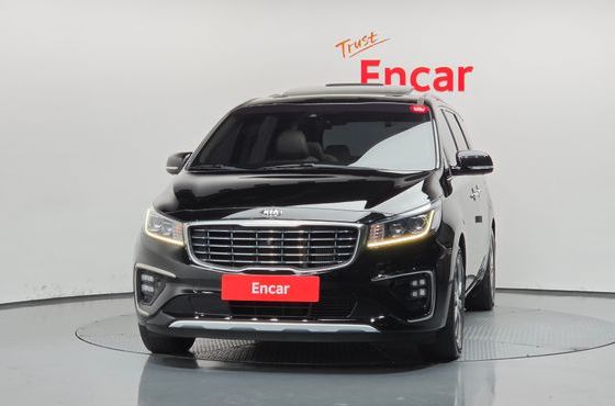 Kia Carnival 9-Seater Noblesse Special — пробег 109 845 км — фото 3 из 5