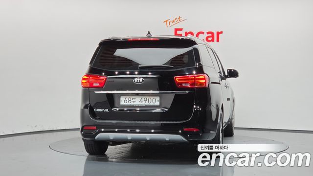 Kia Carnival из Кореи Encar