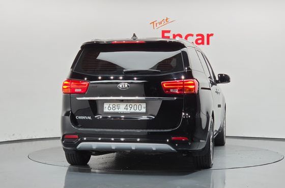 Kia Carnival 9-Seater Noblesse Special — пробег 109 845 км — фото 4 из 5