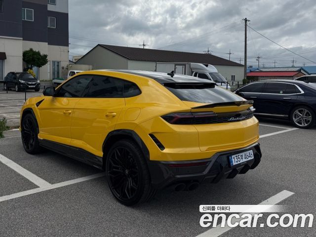 Lamborghini Urus 4.0 V8 SE — пробег 2 500 км — фото 3 из 5