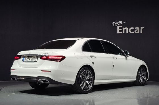 Mercedes-Benz E-Class E220d 4MATIC AMG Line — пробег 37 389 км — фото 2 из 5