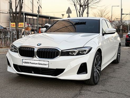 BMW 3-Series 320i — пробег 14 500 км — фото 1 из 5