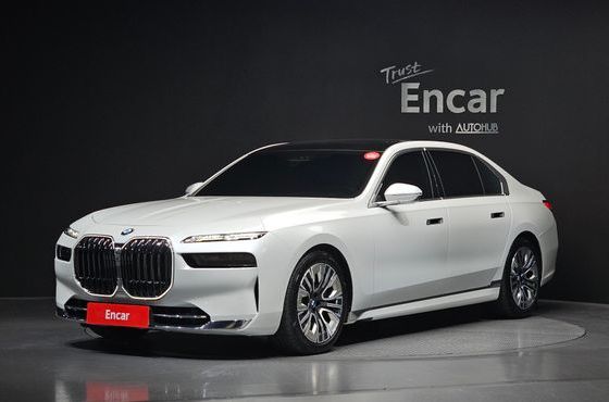 BMW 7-Series 740i sDrive Design Pure Excellence — пробег 29 071 км — фото 1 из 5