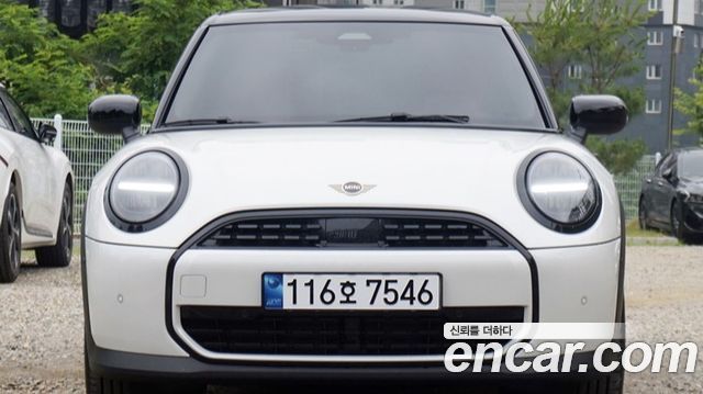 Mini Cooper 5Door Classic — пробег 11 600 км — фото 1 из 5