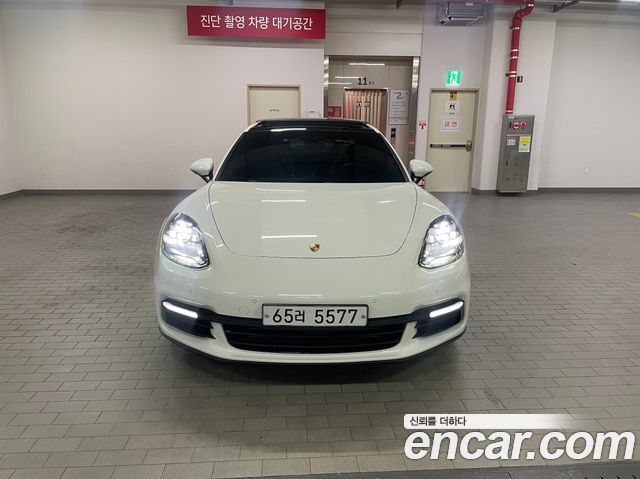 Porsche Panamera 3.0 — пробег 122 000 км — фото 1 из 5