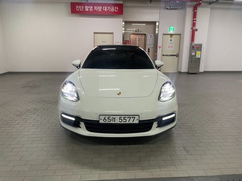Porsche Panamera 3.0 — пробег 122 000 км — фото 1 из 5
