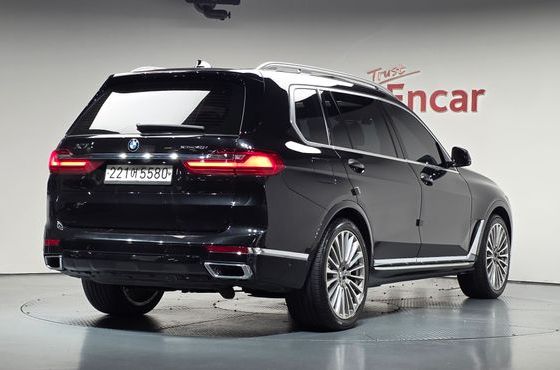 BMW X7 xDrive 40i Design Pure Excellence 6-Seater — пробег 155 762 км — фото 2 из 5