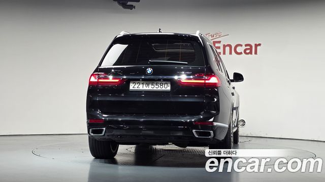 BMW X7 xDrive 40i Design Pure Excellence 6-Seater — пробег 155 762 км — фото 4 из 5