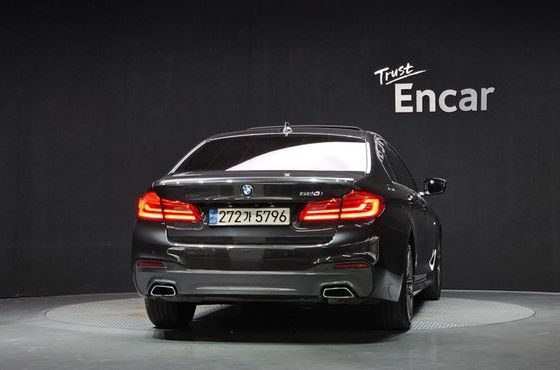 BMW 5-Series 520i M Sport — пробег 122 197 км — фото 4 из 5