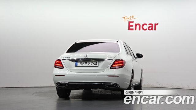 Mercedes-Benz E-Class из Кореи Encar