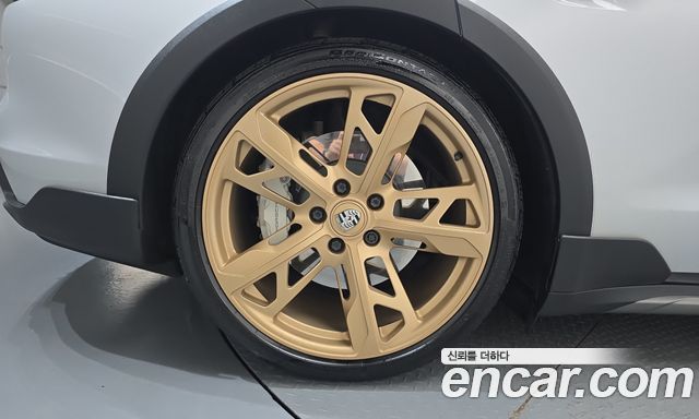 Porsche Taycan Turbo Cross Turismo — пробег 29 006 км — фото 5 из 5
