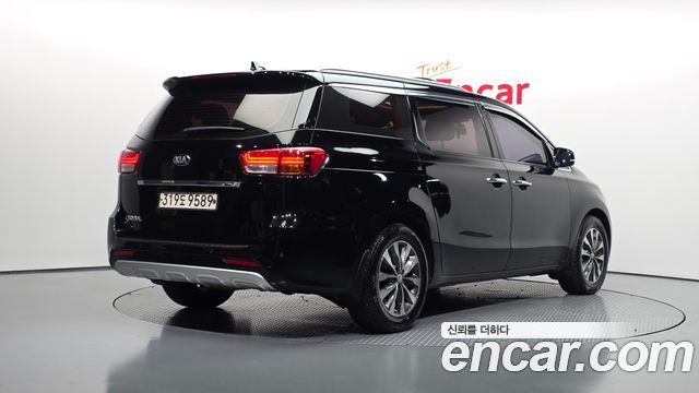 Kia Carnival 9-seater Luxury — пробег 254 850 км — фото 2 из 5
