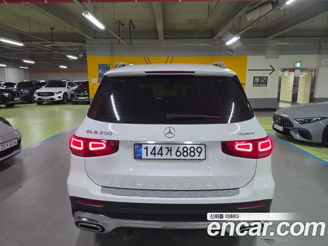 Mercedes-Benz GLB-Class GLB250 4MATIC — пробег 77 000 км — фото 5 из 5