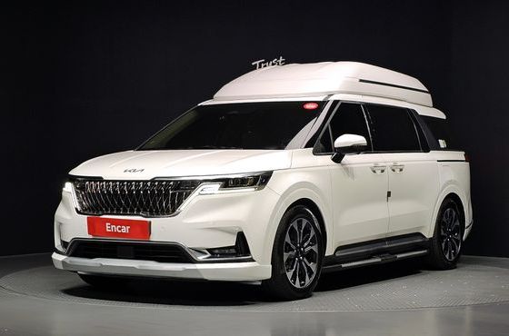 Kia Carnival Gasoline 7-Seater Hi-Limousine Signature — пробег 71 332 км — фото 1 из 5