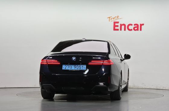 BMW i5 eDrive 40 M Sport — пробег 21 874 км — фото 4 из 5
