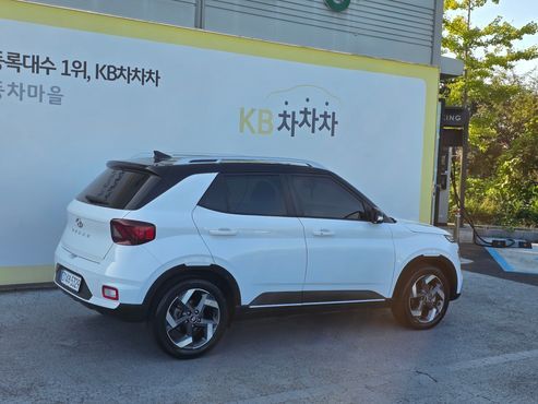 Hyundai Venue 1.6 Flux — пробег 60 968 км — фото 2 из 5