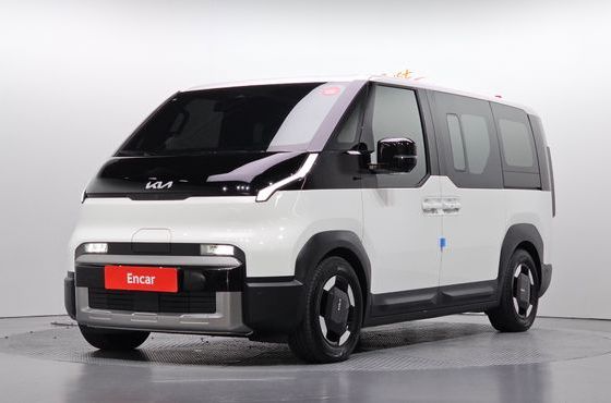 Kia PV5 Passenger 5 Seater Plus — пробег 9 838 км — фото 1 из 5