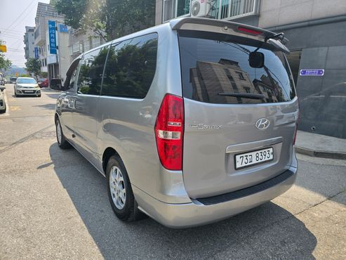 Hyundai Starex 12-Seater Wagon CVX Luxury — пробег 116 268 км — фото 4 из 5