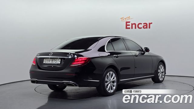 Mercedes-Benz E-Class из Кореи Encar