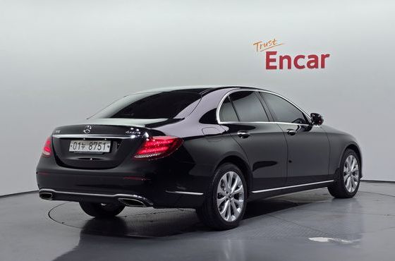 Mercedes-Benz E-Class E300 4MATIC Exclusive — пробег 108 664 км — фото 2 из 5